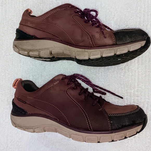 Clarks~Wavewalk Waterproof Leather Plum Walking Shoes Sneakers - Picture 6 of 15